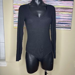 USED BLACK BEBE TOP